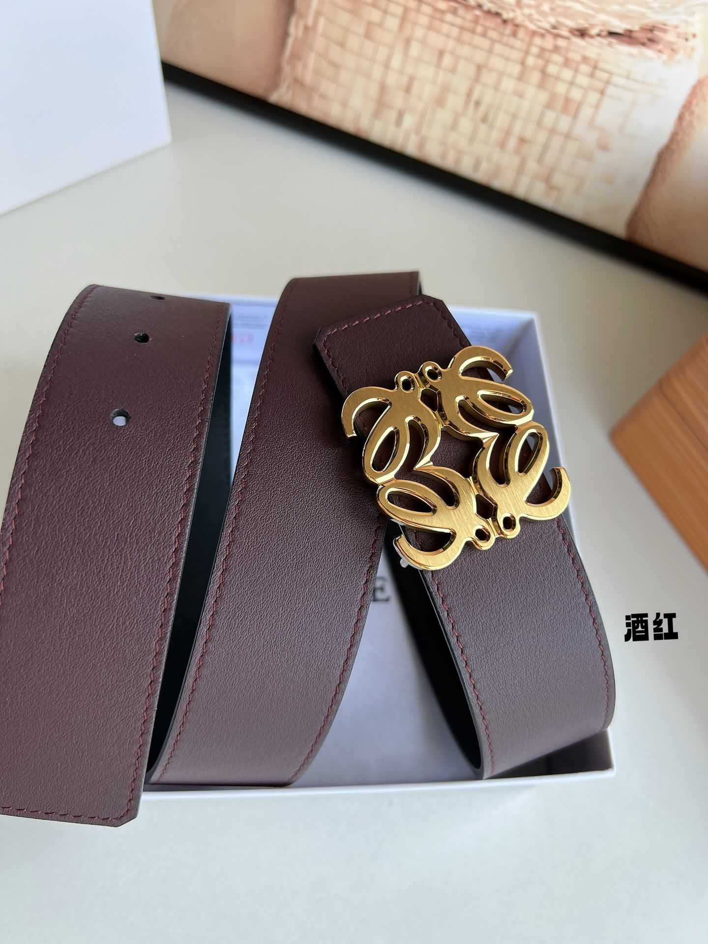羅意威(Loewe) 頭層牛皮皮質