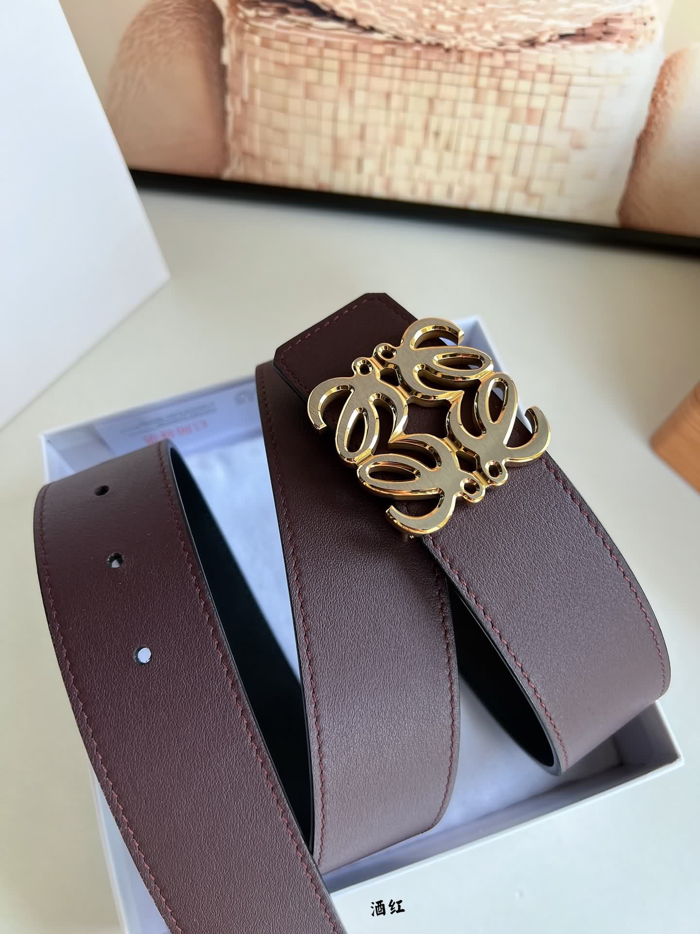 羅意威(Loewe) 頭層牛皮皮質