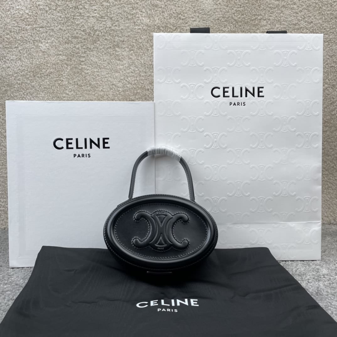 CUIR TRIOMPHE 光滑牛皮革橢圓形化妝包