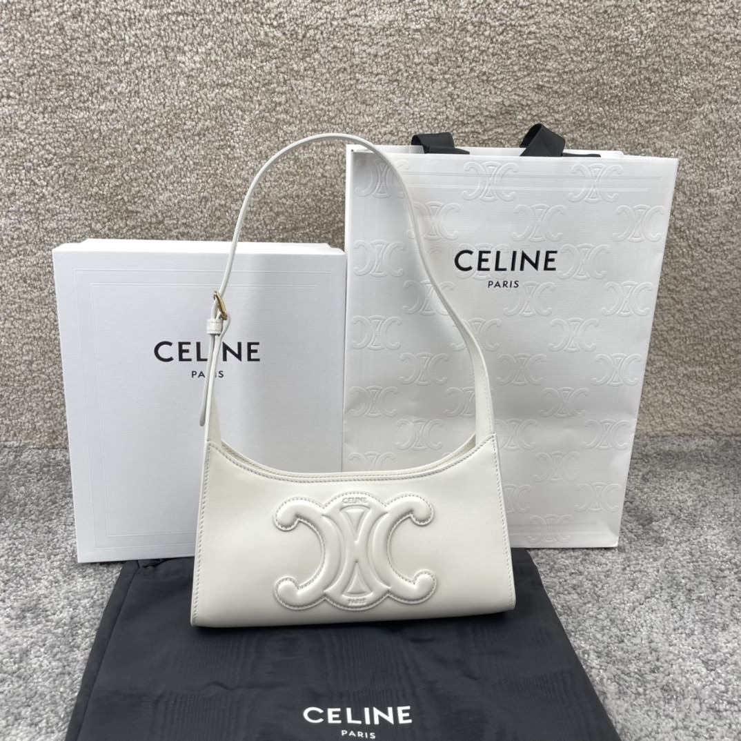 全新腋下包系列TRIOMPHE 手袋
