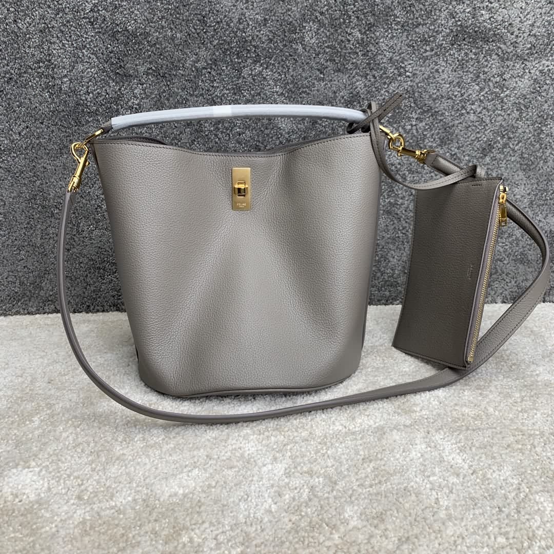 BUCKET 16 牛皮革手袋