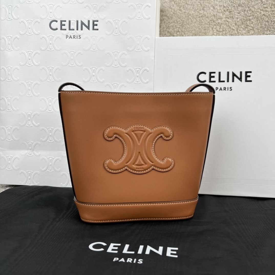 CUIR TRIOMPHE迷你光滑牛皮水桶包