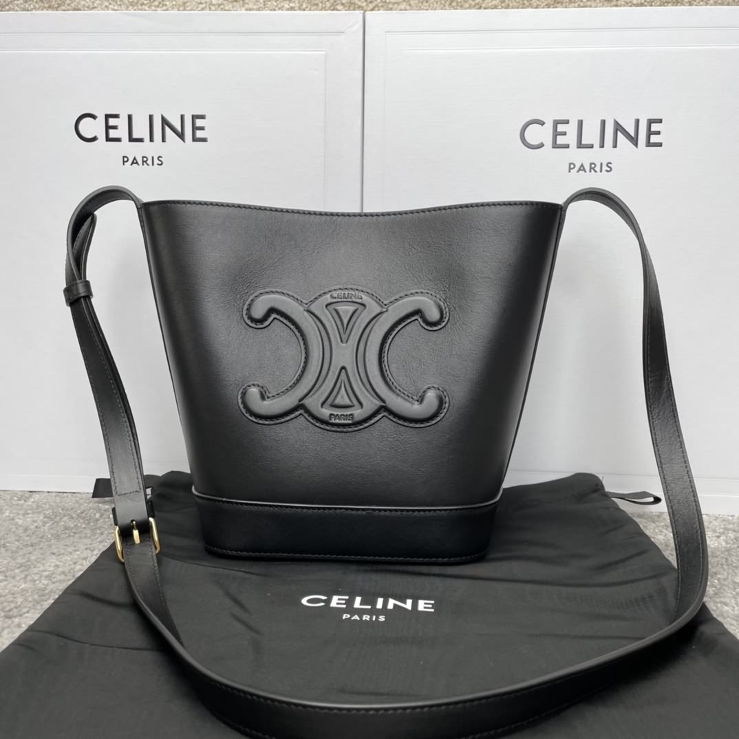 CUIR TRIOMPHE小號光滑牛皮水桶包