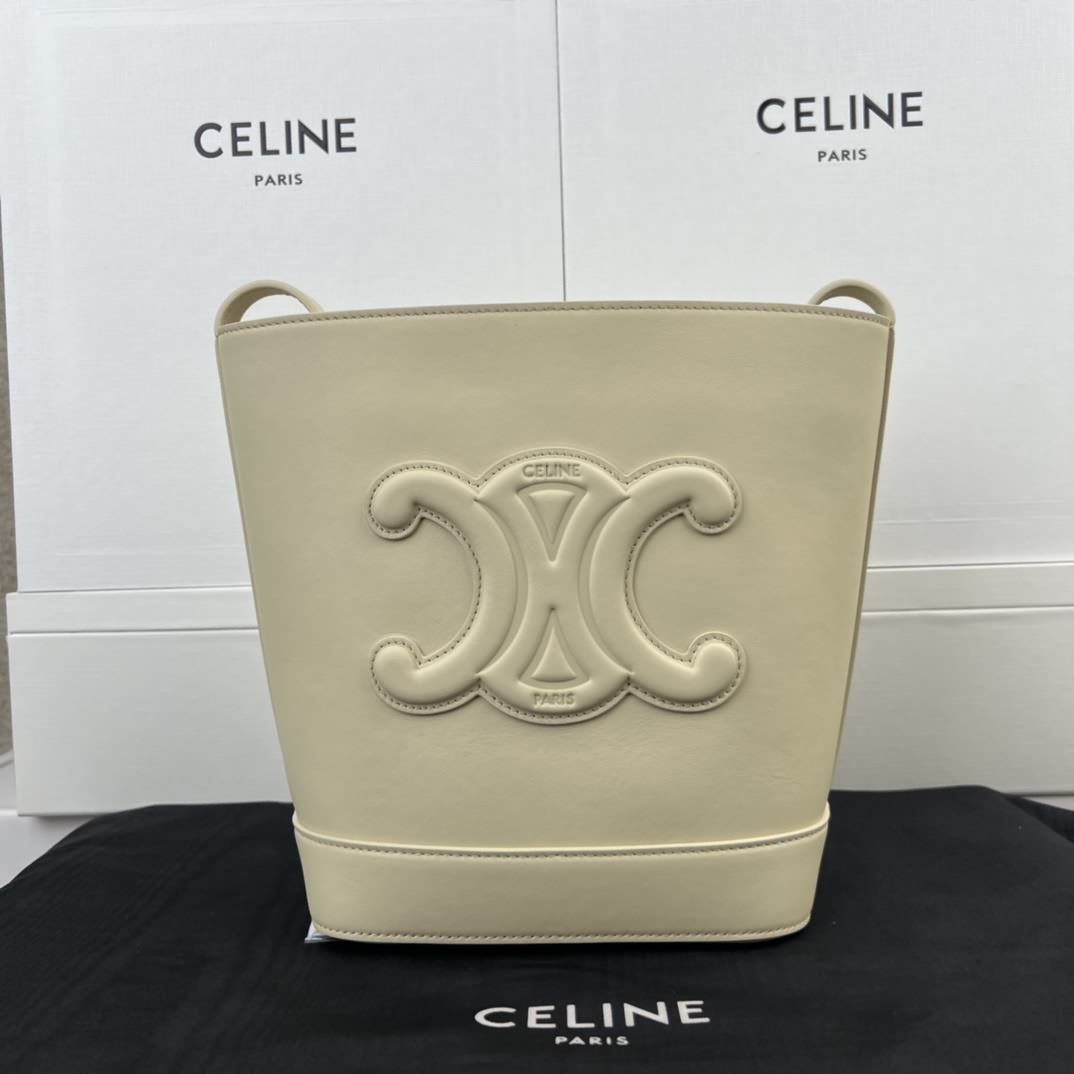 CUIR TRIOMPHE小號光滑牛皮水桶包