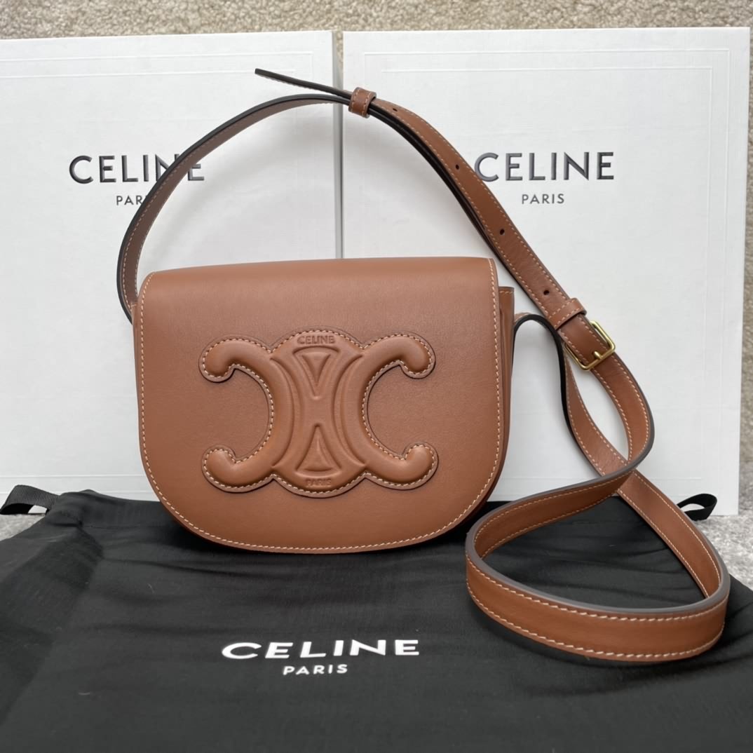 FOLCO CUIR TRIOMPHE 手袋
