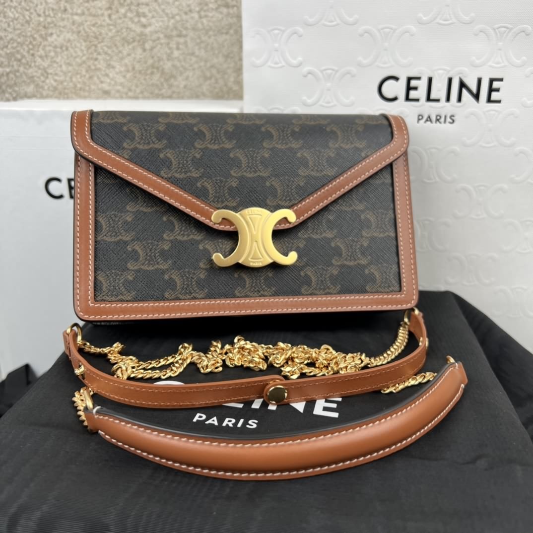 TRIOMPHE CANVAS 標誌性印花牛皮革鏈條錢包