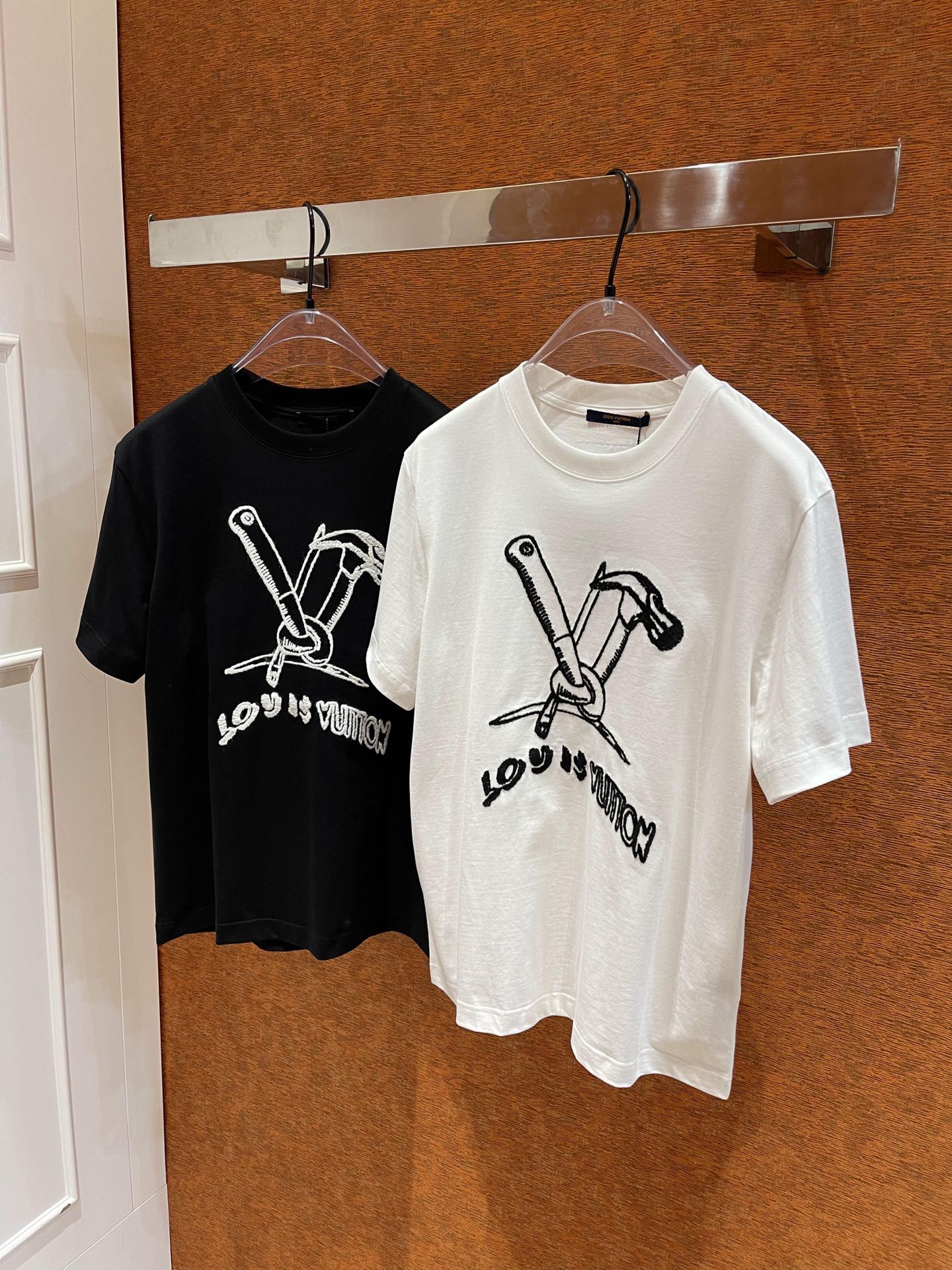 1V 2023夏季新款工具標識logo情侶款短袖T恤