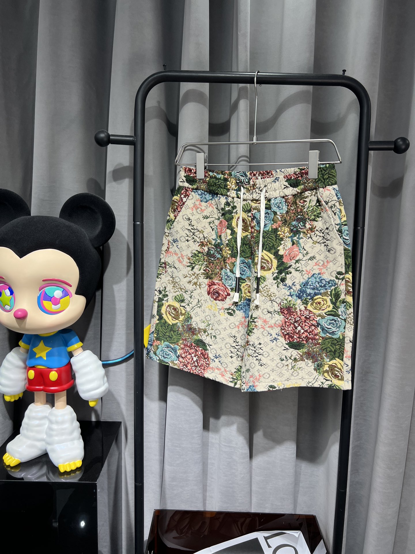 LV 2023春夏新款 品牌經典LOGO休閒短褲