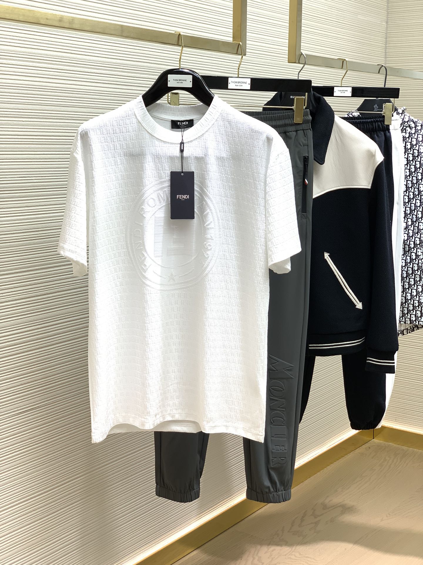 FENDI 芬迪，休閒時尚圓領短袖套裝