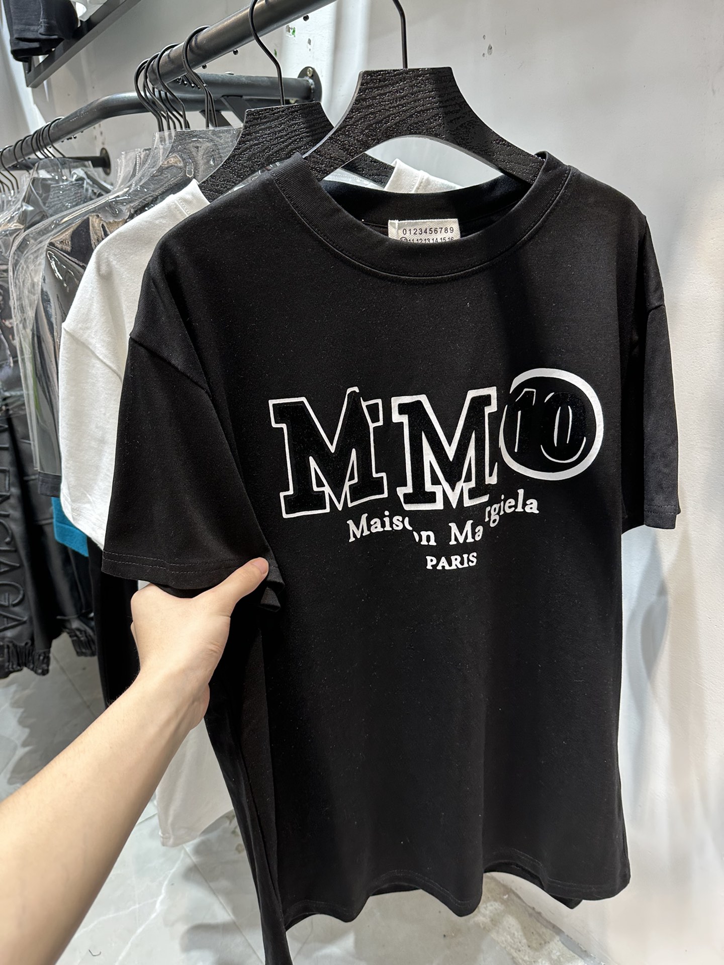 MM6馬吉拉植絨印花情侶款短袖T恤