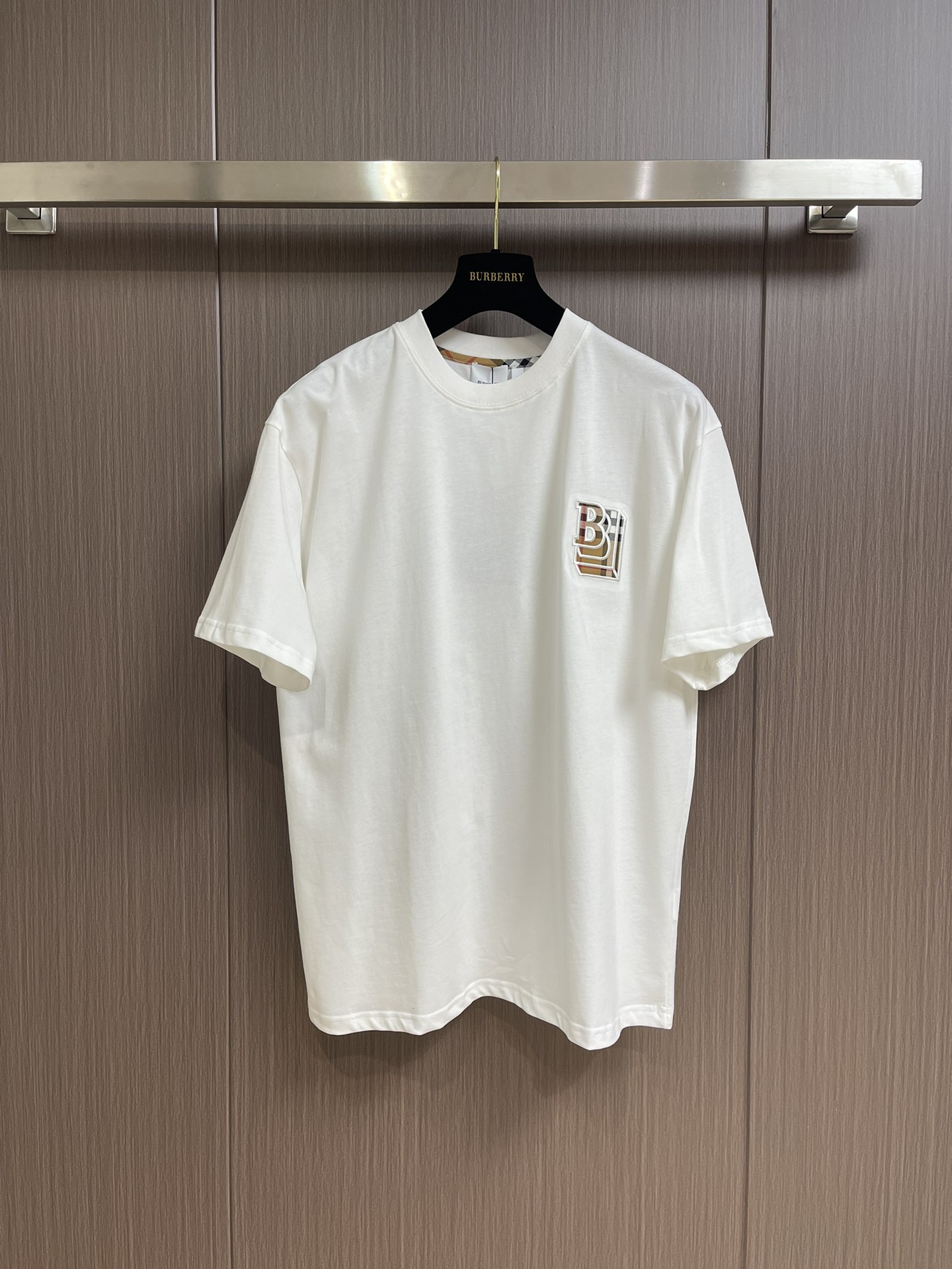 Burberry 2023春夏新款方塊刺繡標識設計情侶款短袖T恤