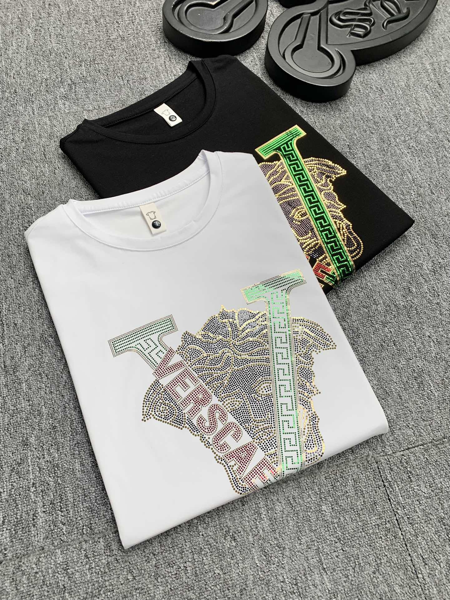 Versace範思哲  2023春夏高品質圓領T恤
