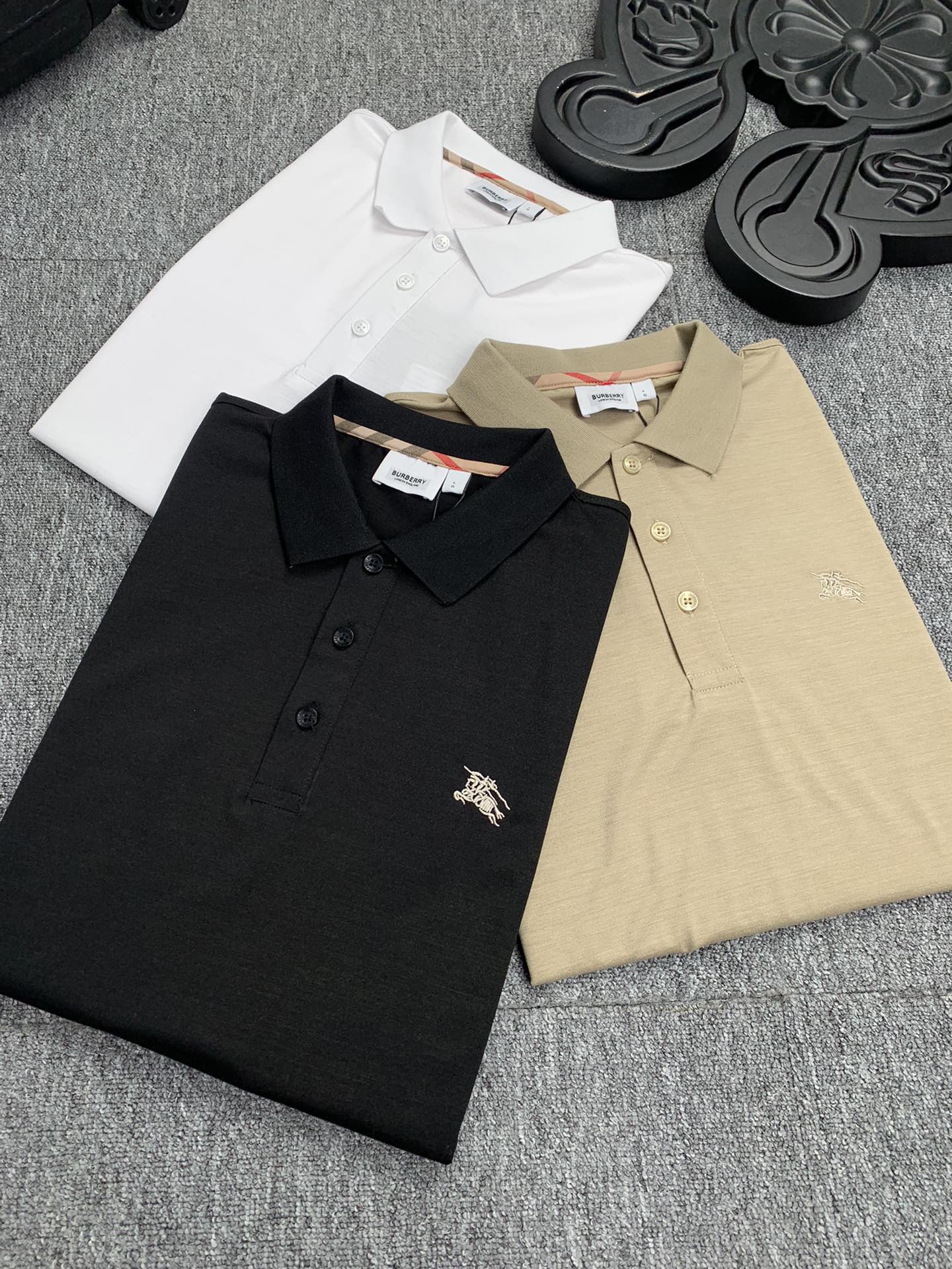Burberry巴寶莉  2023夏款男士超A原單翻領T恤