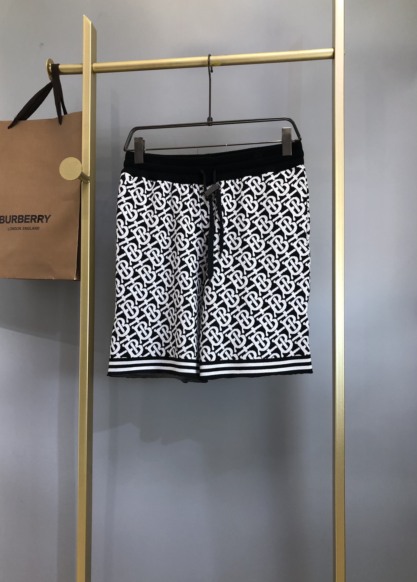 Burberry 2023SSTB標識針織短褲