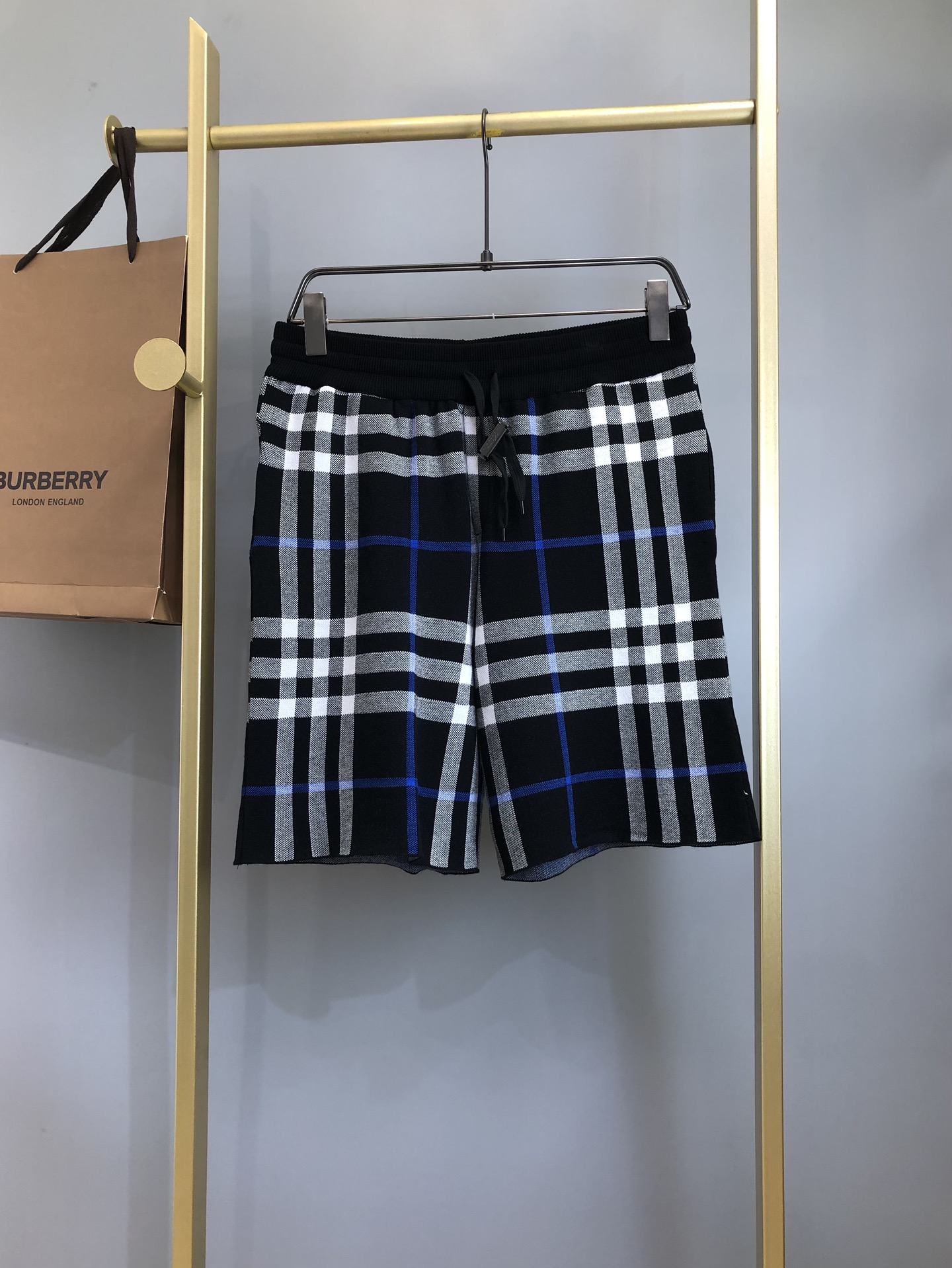 Burberry 2023SS格紋短褲
