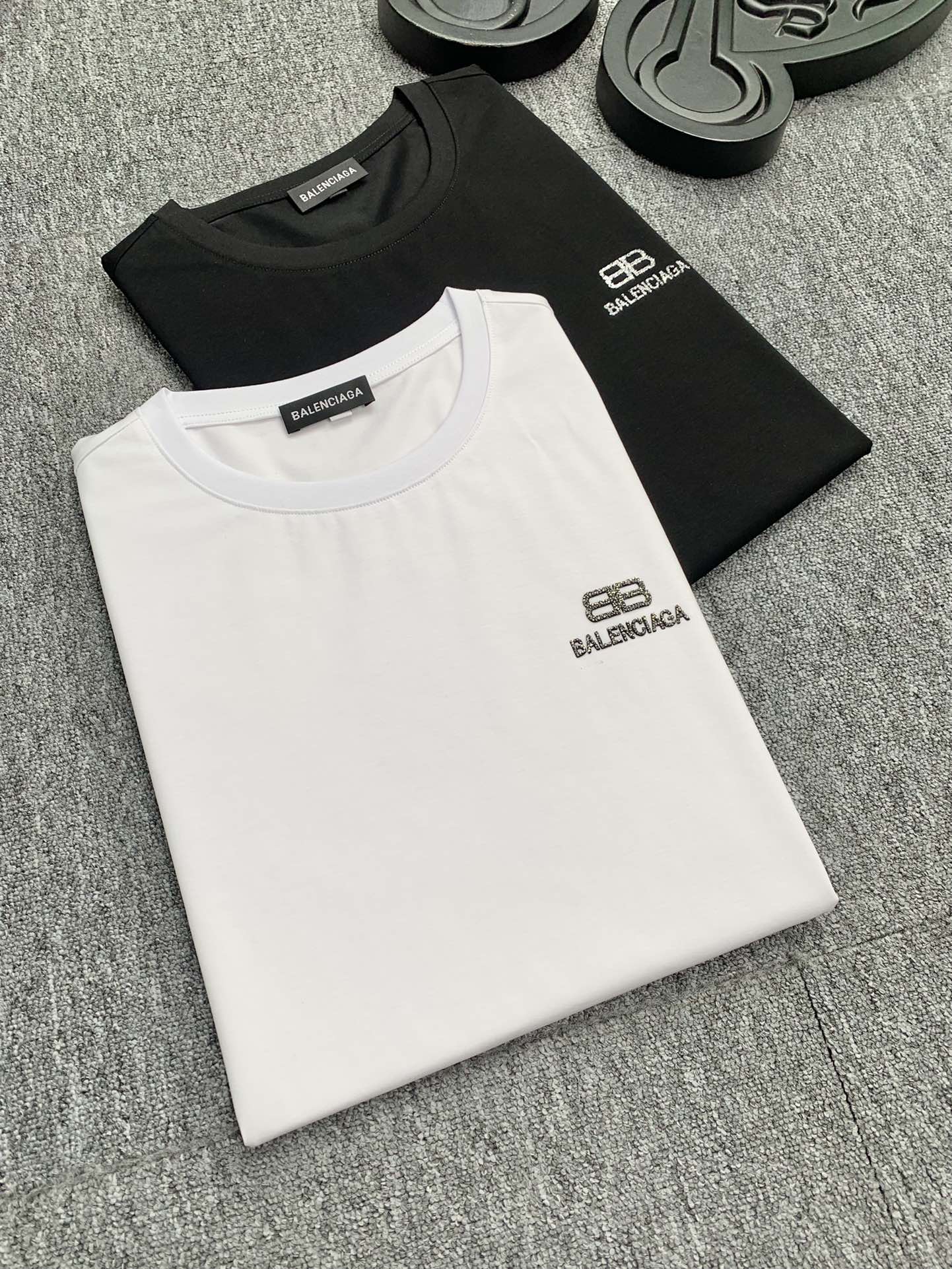 Balenciaga巴黎世家  2023春夏最新款時尚圓領短袖T恤