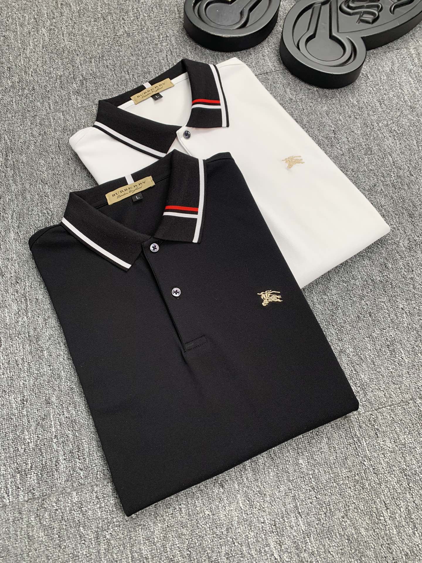 Burberry巴寶莉  2023夏款男士超A原單翻領T恤
