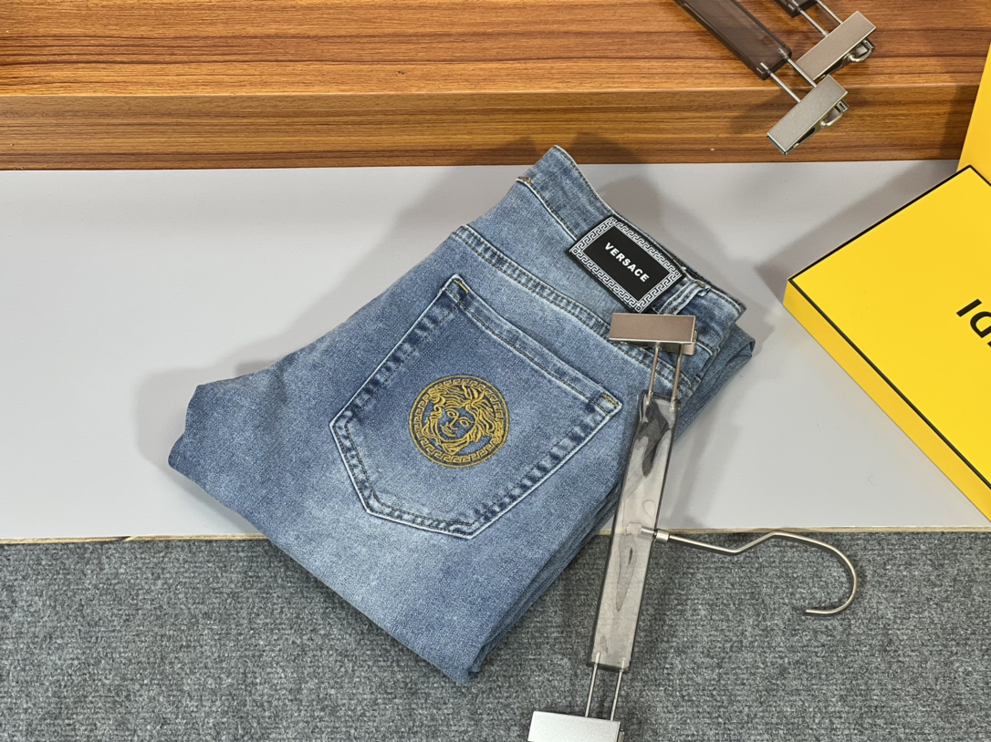 Versace/範思哲 春夏新品 三標齊全 牛仔褲