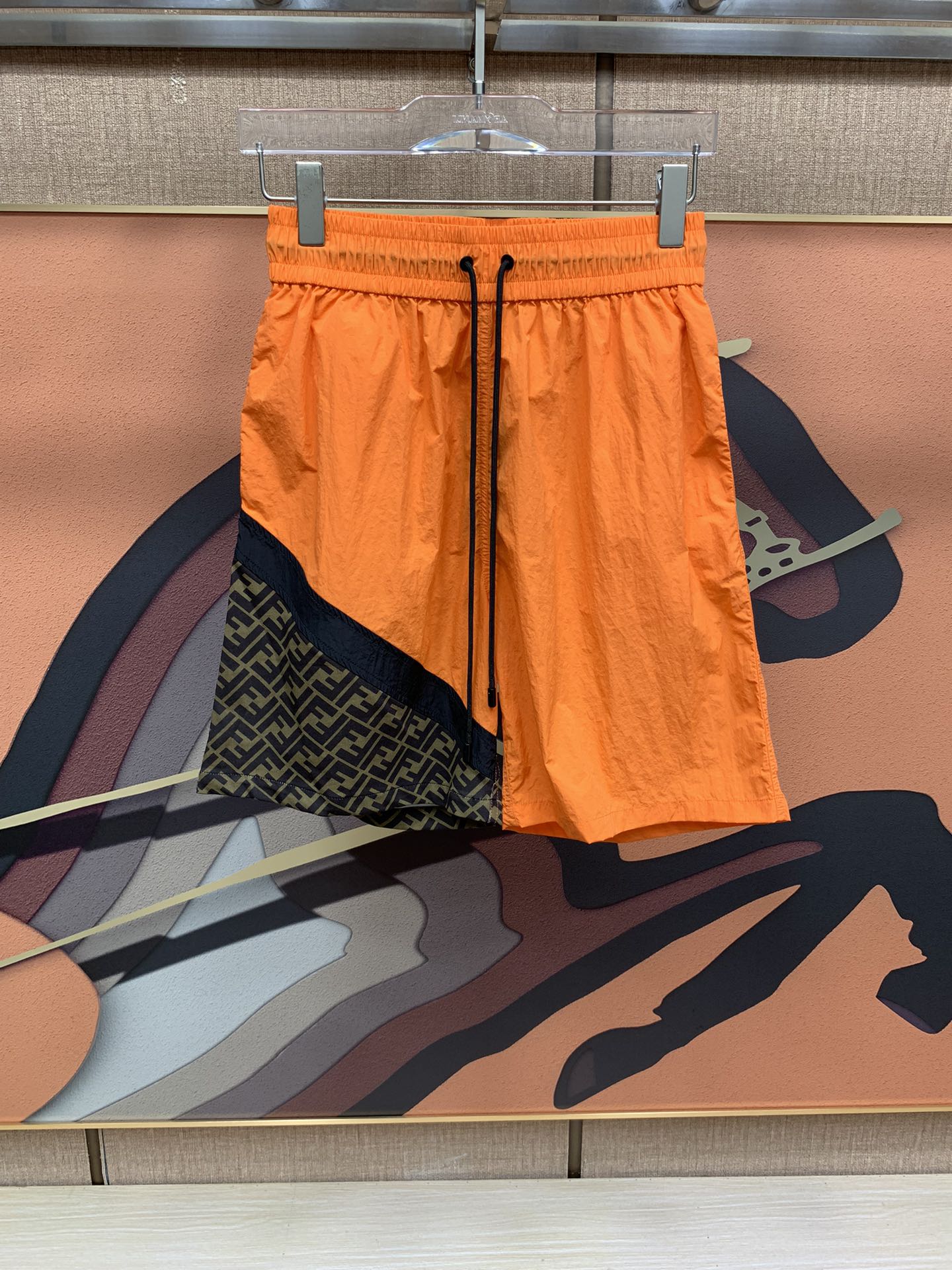 FENDI/芬迪2023新款FF字母印花撞色徽標休閒短褲