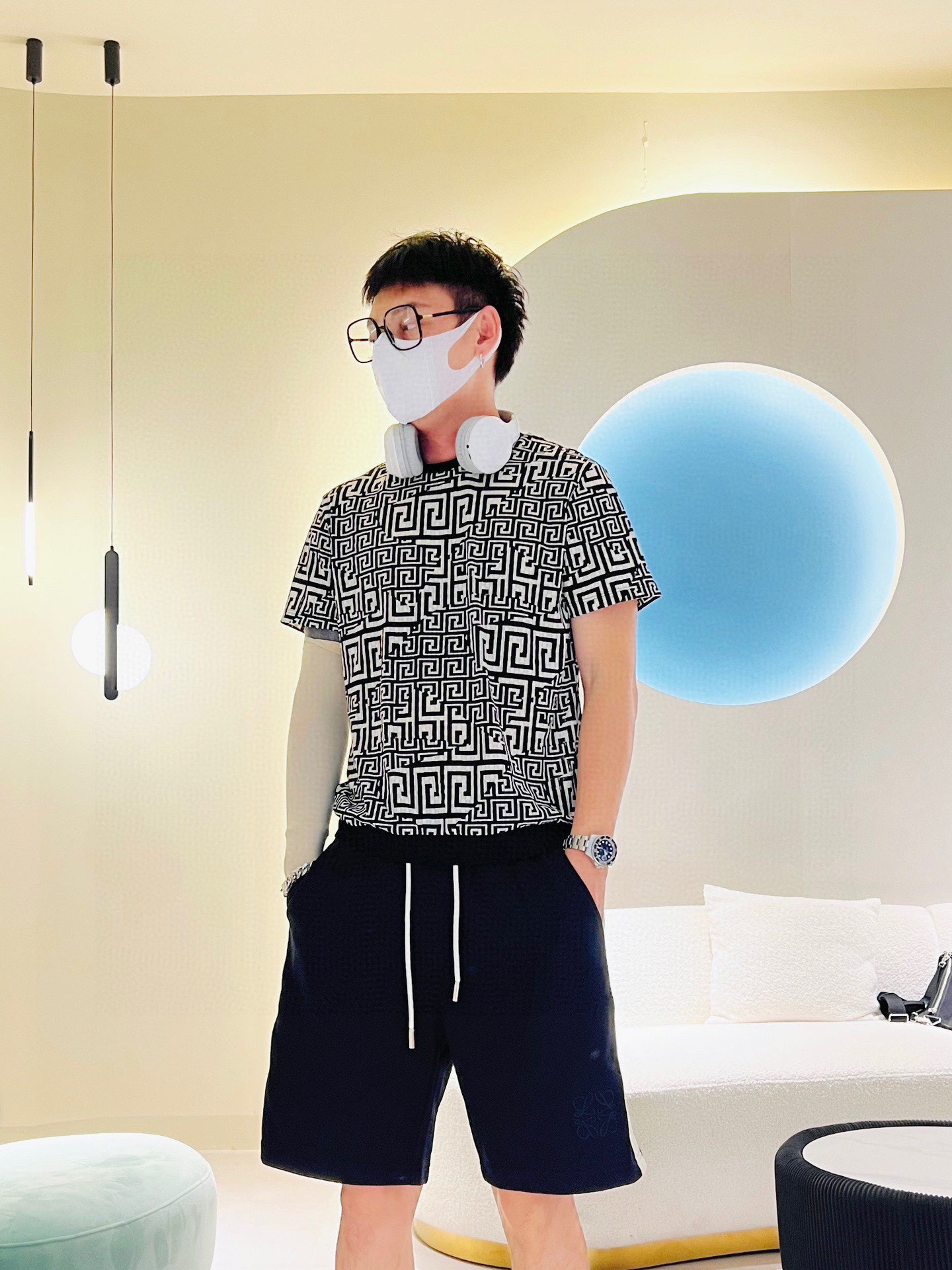 紀梵希  2023ss春夏圓領短袖