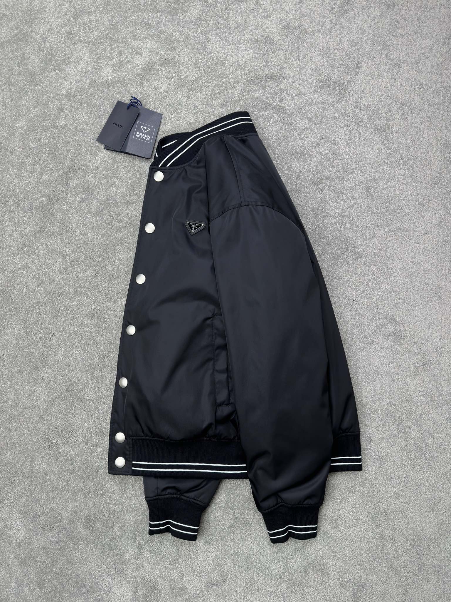 PRADA 23秋冬雙穿 棒球款棉服