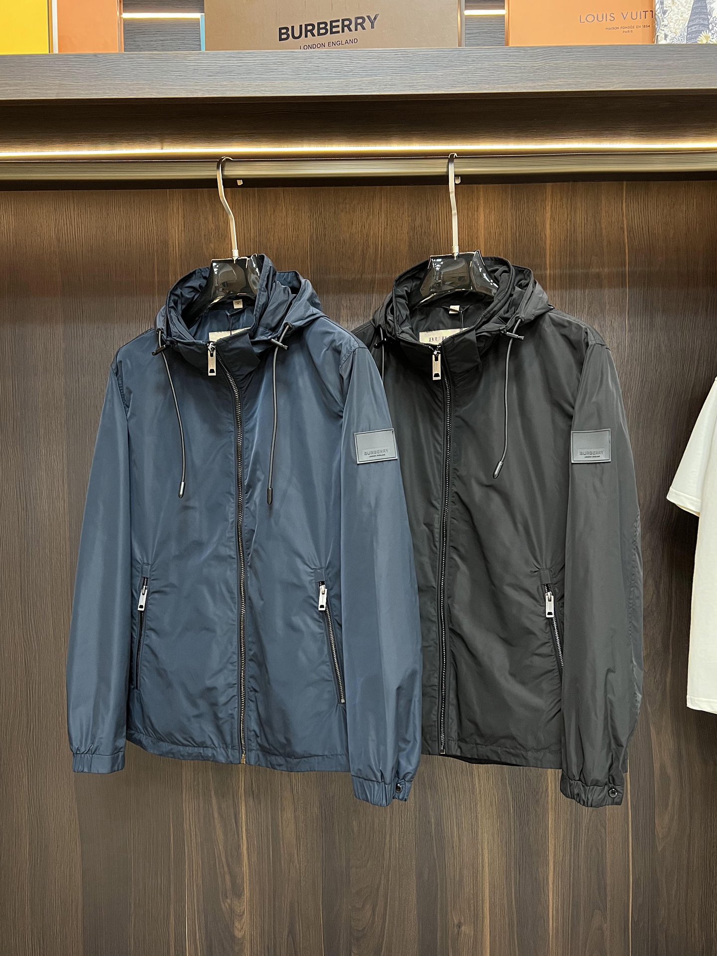 Burberry 2023秋冬新款巴寶莉立領連帽外套