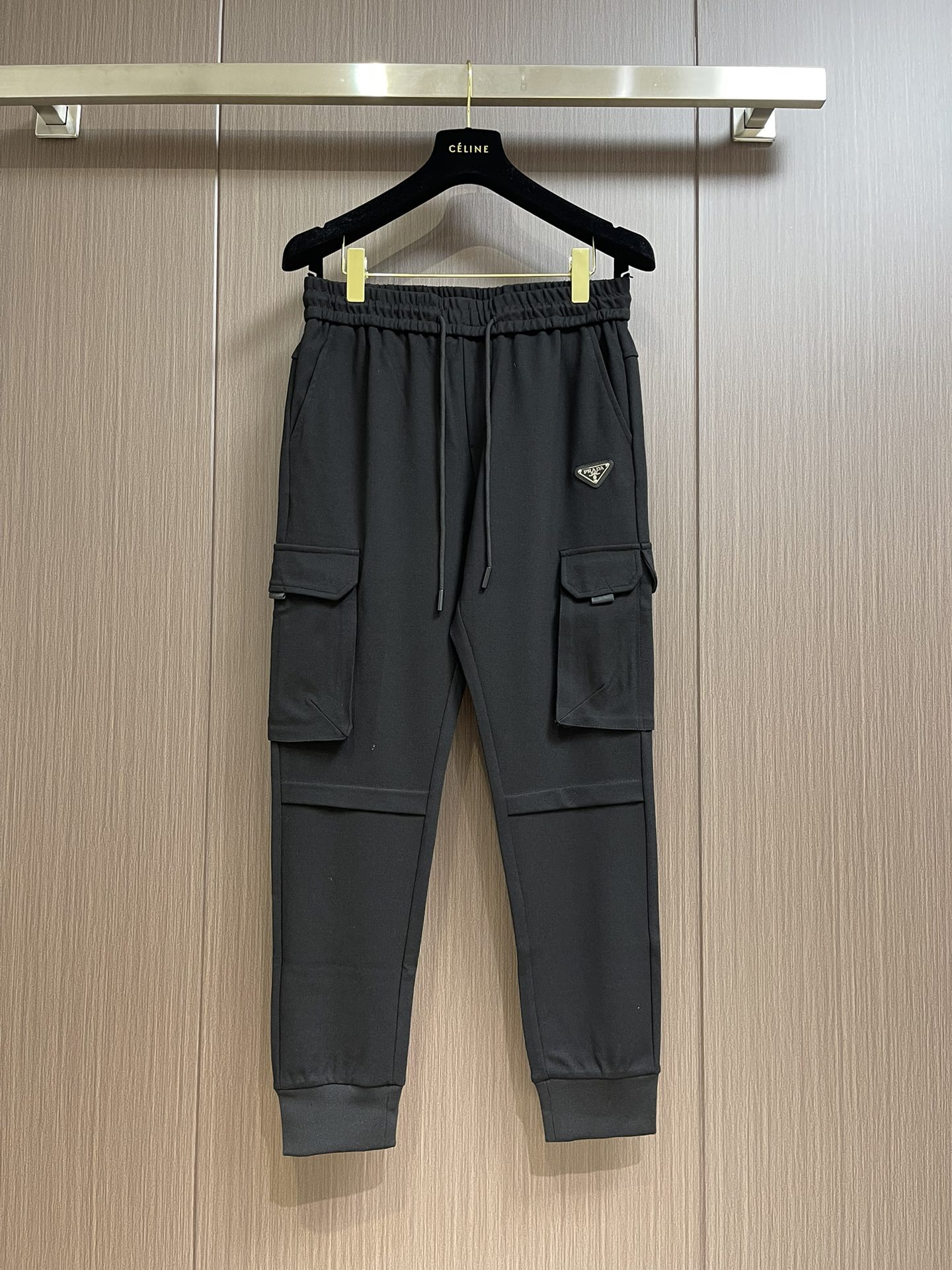 Prada 2023秋冬新品休褲