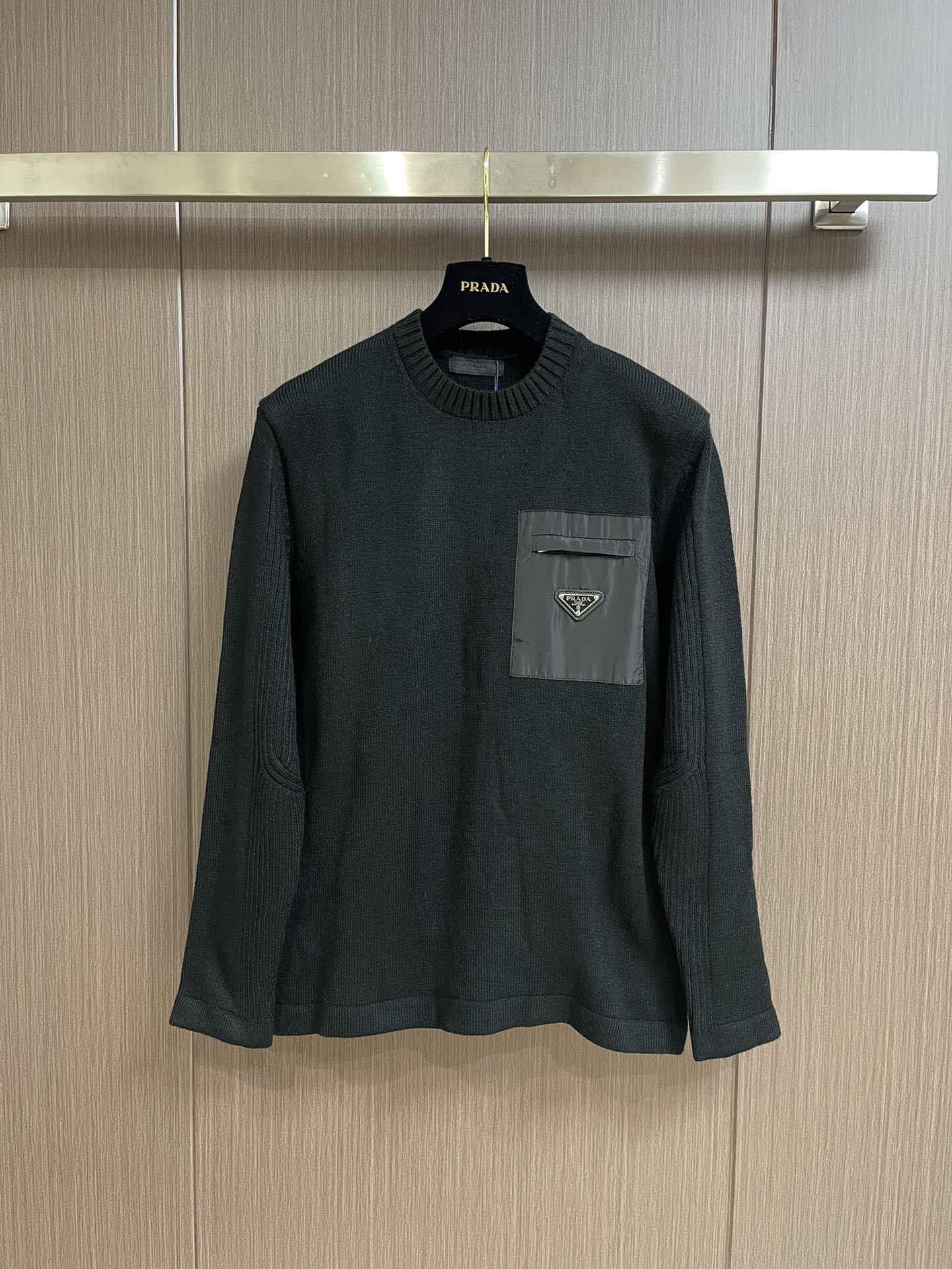 Prada 2023fw口袋圓領針織毛衣