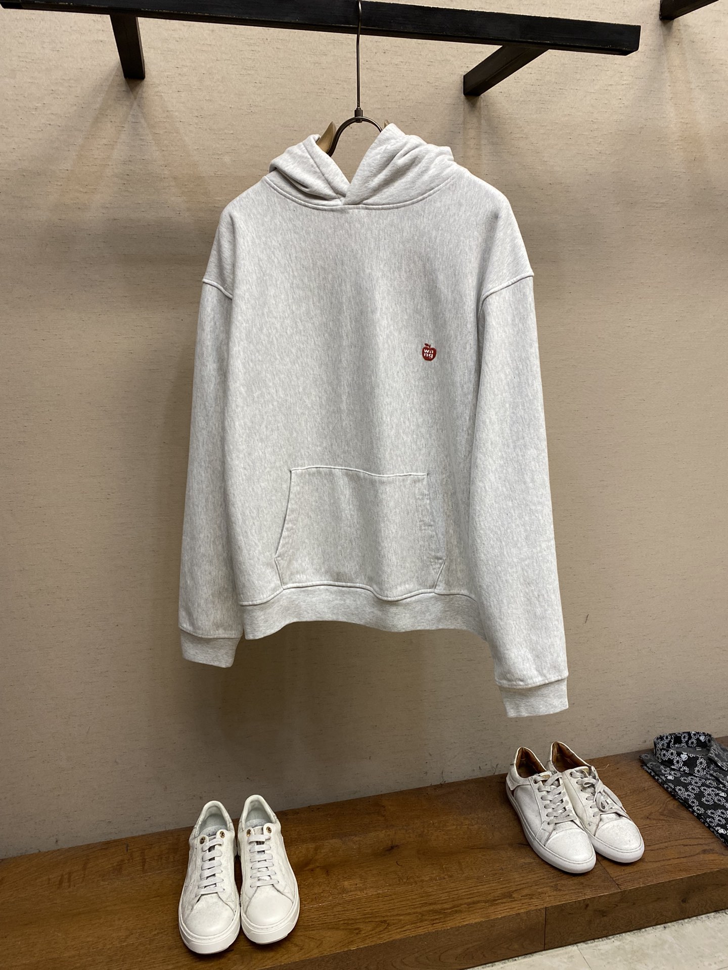 Alexander Wang廓形蘋果Logo刺繡連帽衛衣