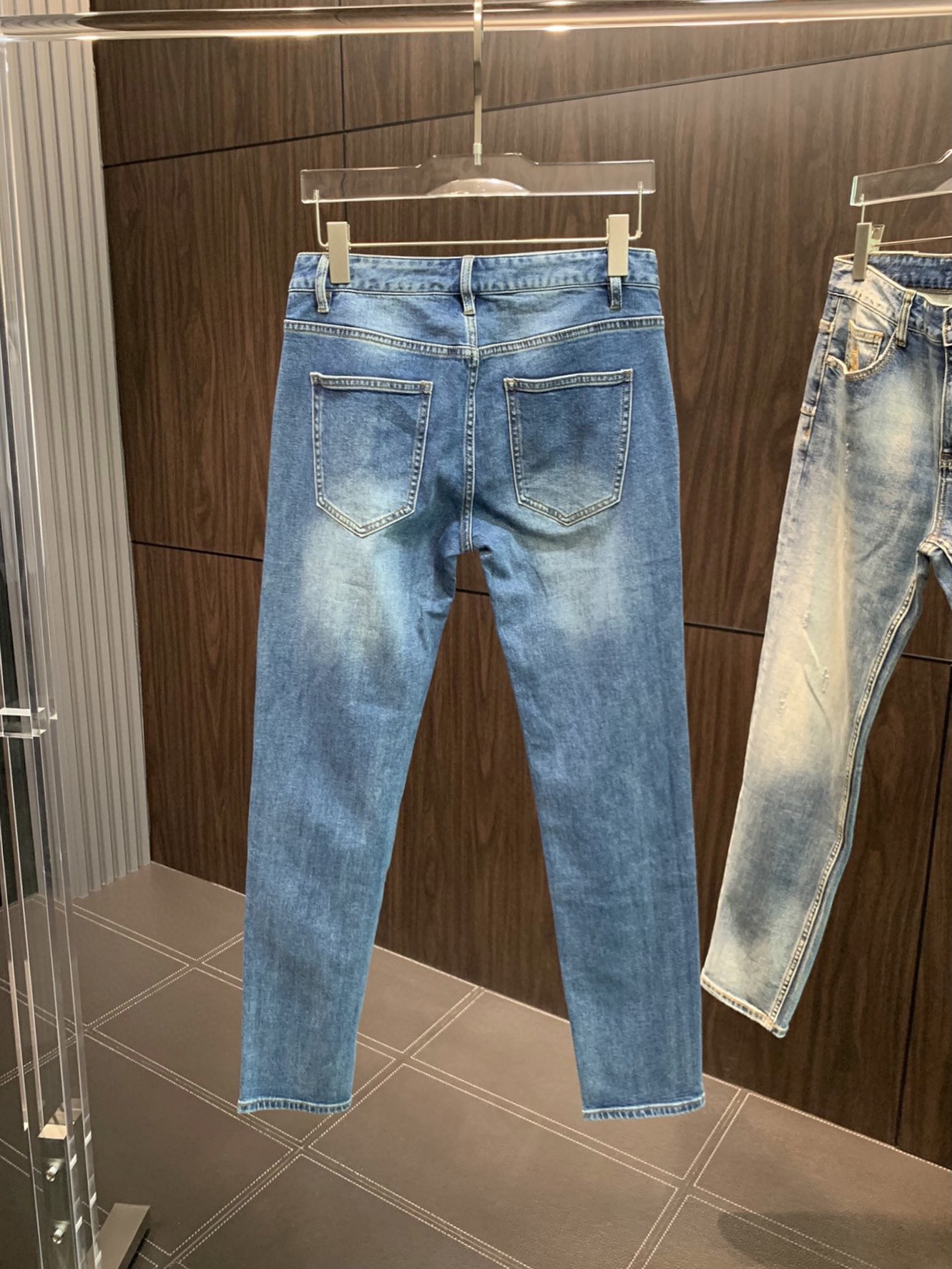 YSL 聖羅蘭獨家專供新款男士修身小腳牛仔褲