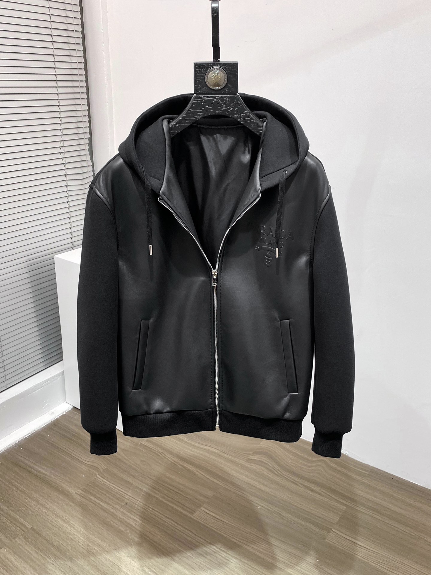 Prada 新品連帽羊皮拼針織夾克