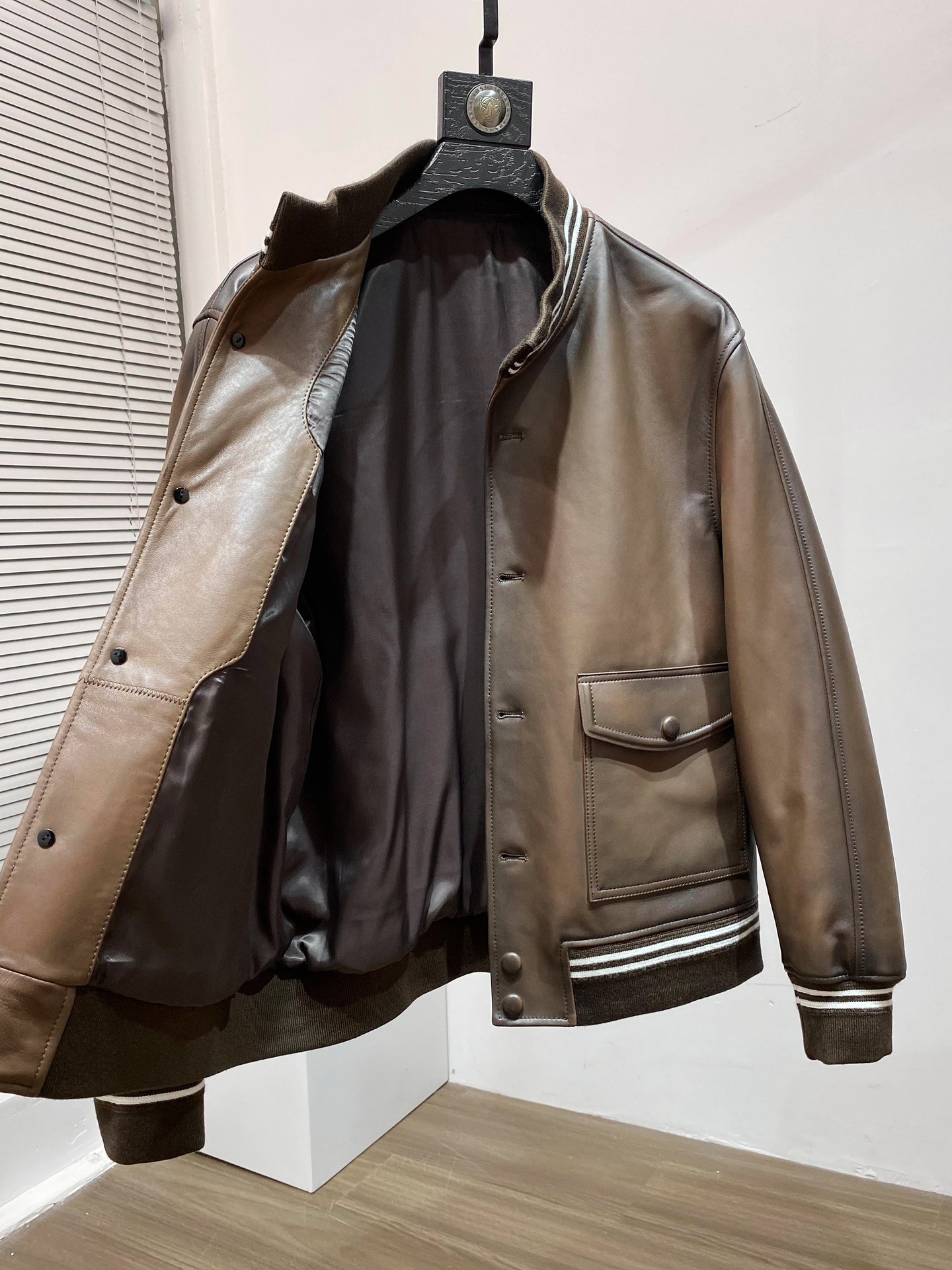 Berluti 新品擦色做舊 羊皮夾克