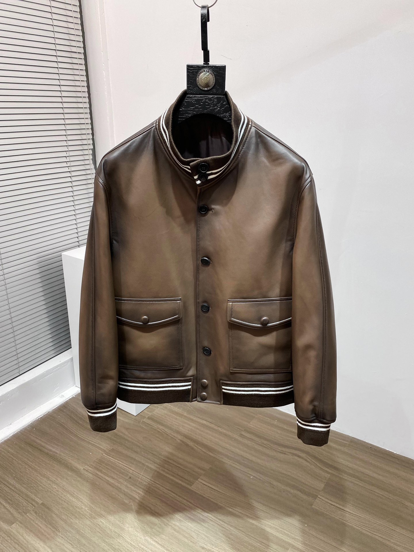 Berluti 新品擦色做舊 羊皮夾克