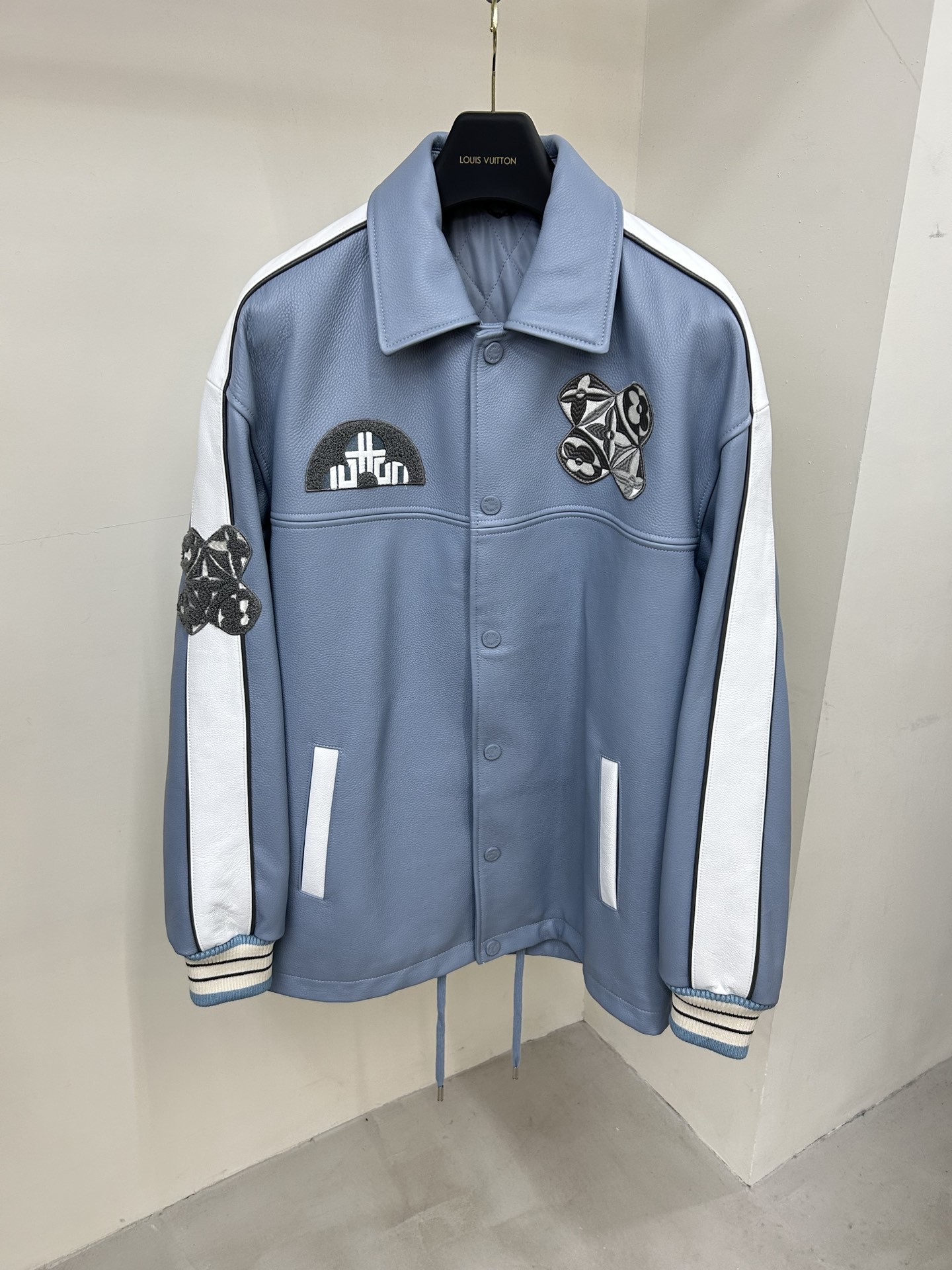 LV 2023 秋冬新品走秀款牛皮夾克