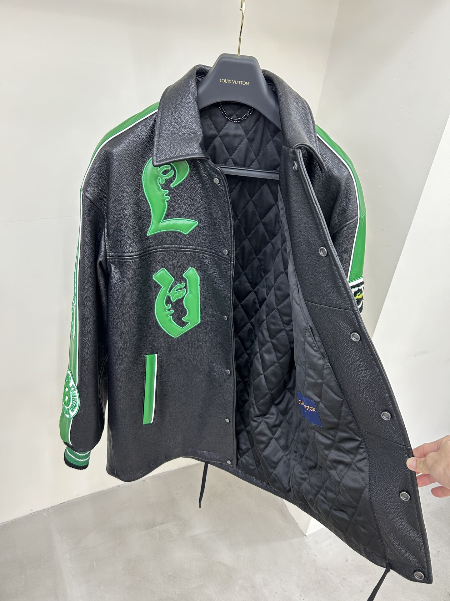 LV 2023 秋冬新品走秀款牛皮夾克