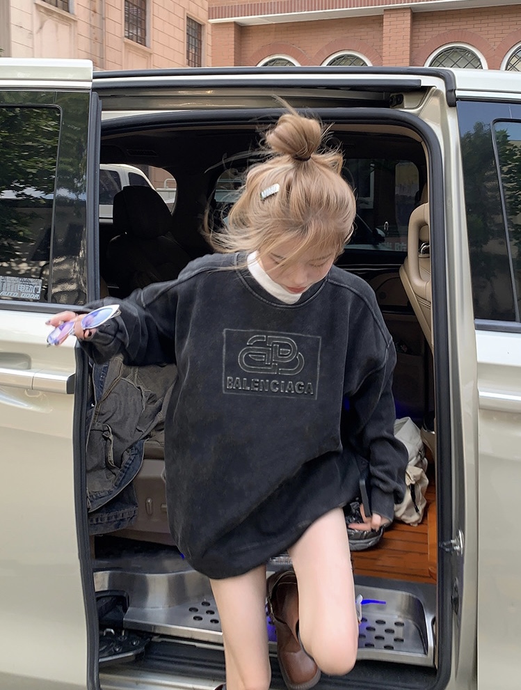 Balenciaga巴黎世家新款重工洗水鋼印logo做舊衛衣