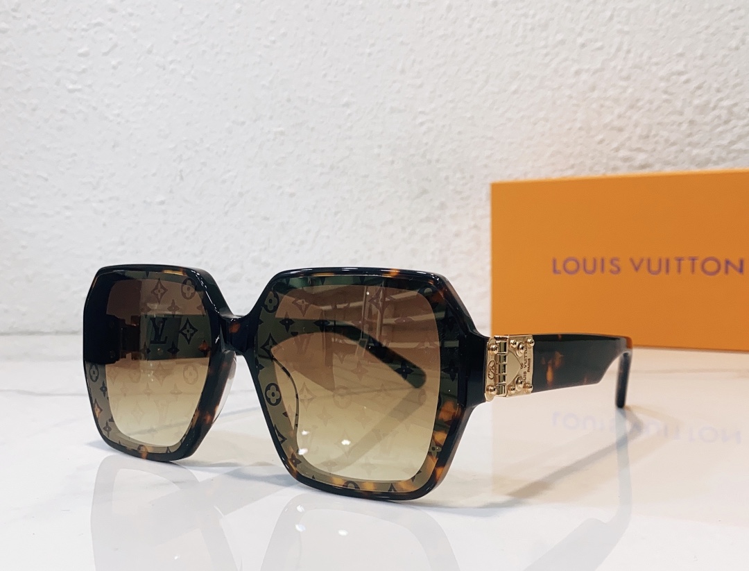 LOUIS VUITTO*