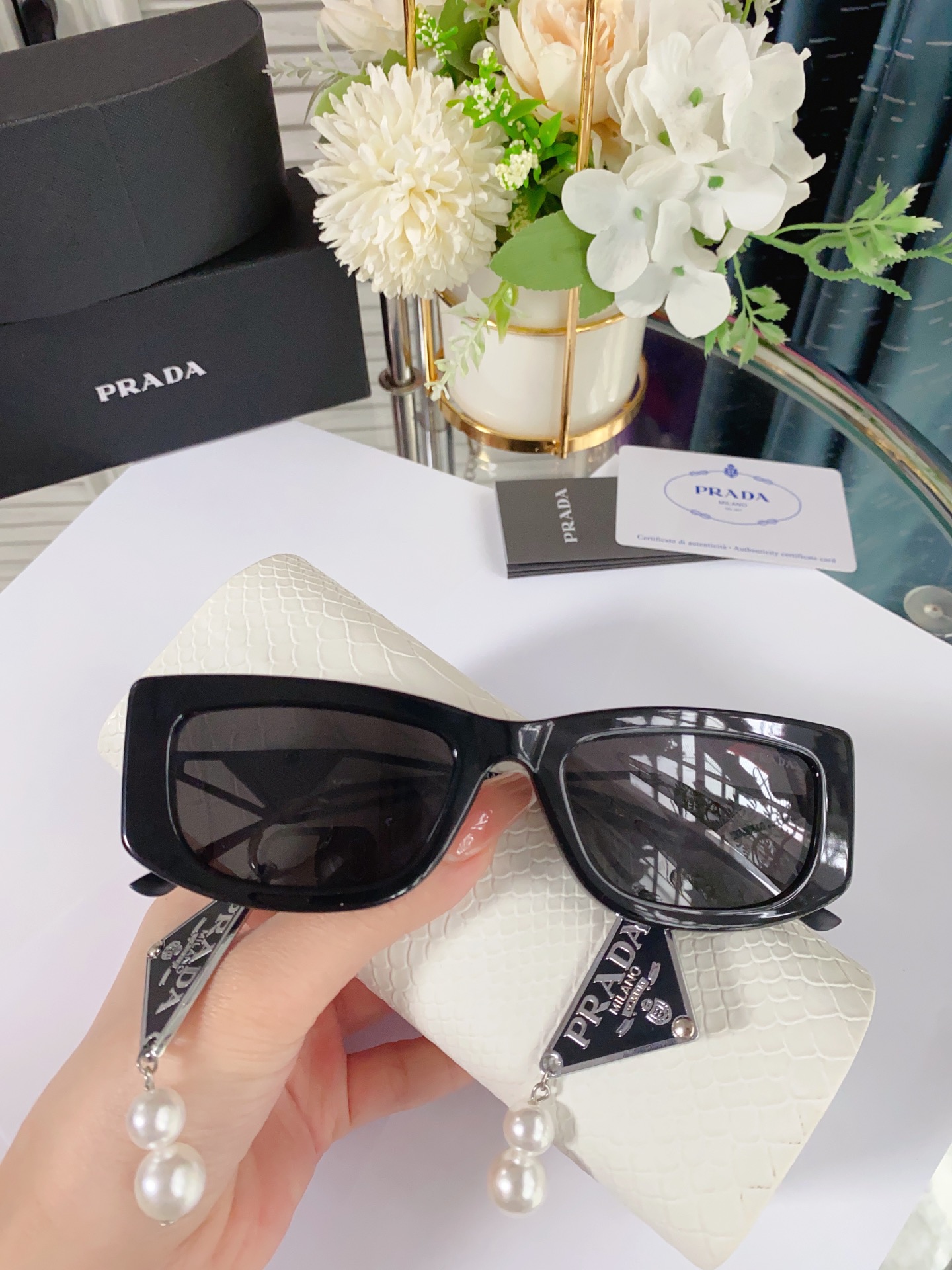 PRADA*