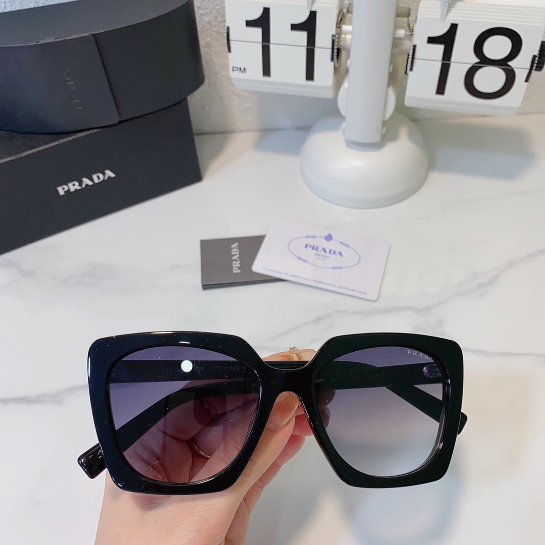 2023搶先首發新款 PRADA