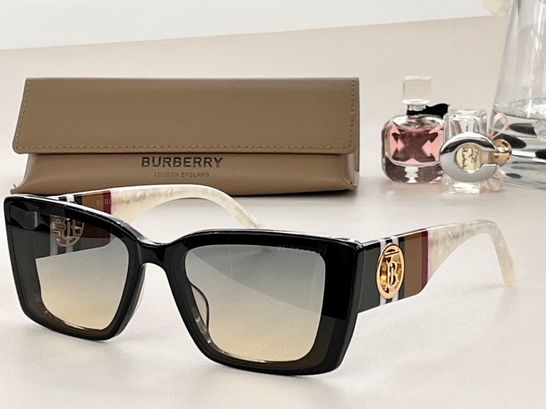 BURBERRY*