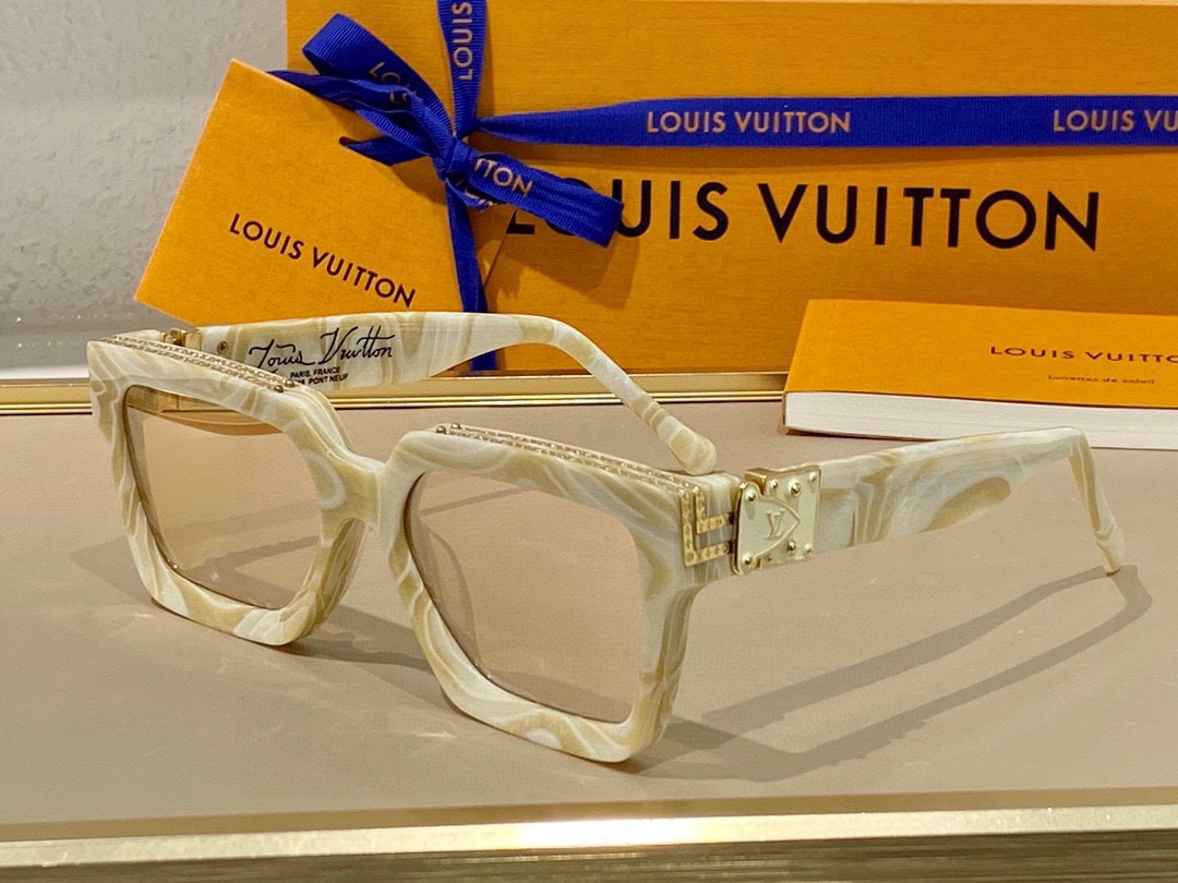 LV1.1 millionaires