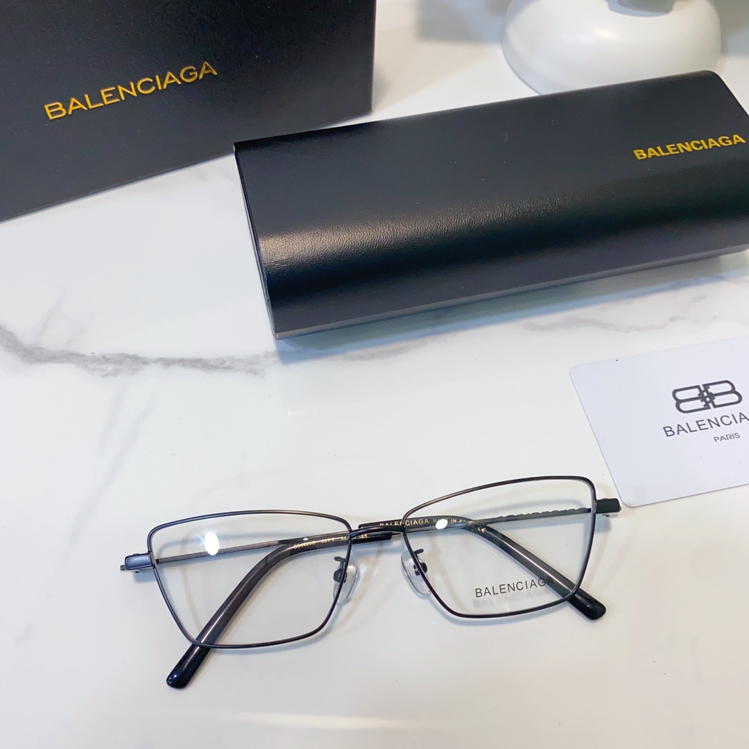BALENCIAG*巴黎*世家