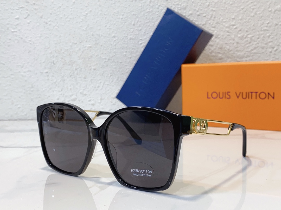LOUIS VUITTO*