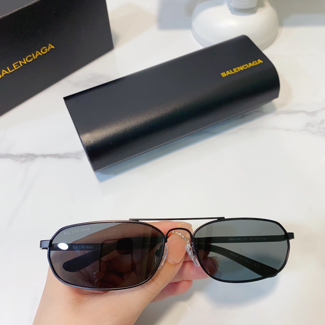 BALENCIAGA
