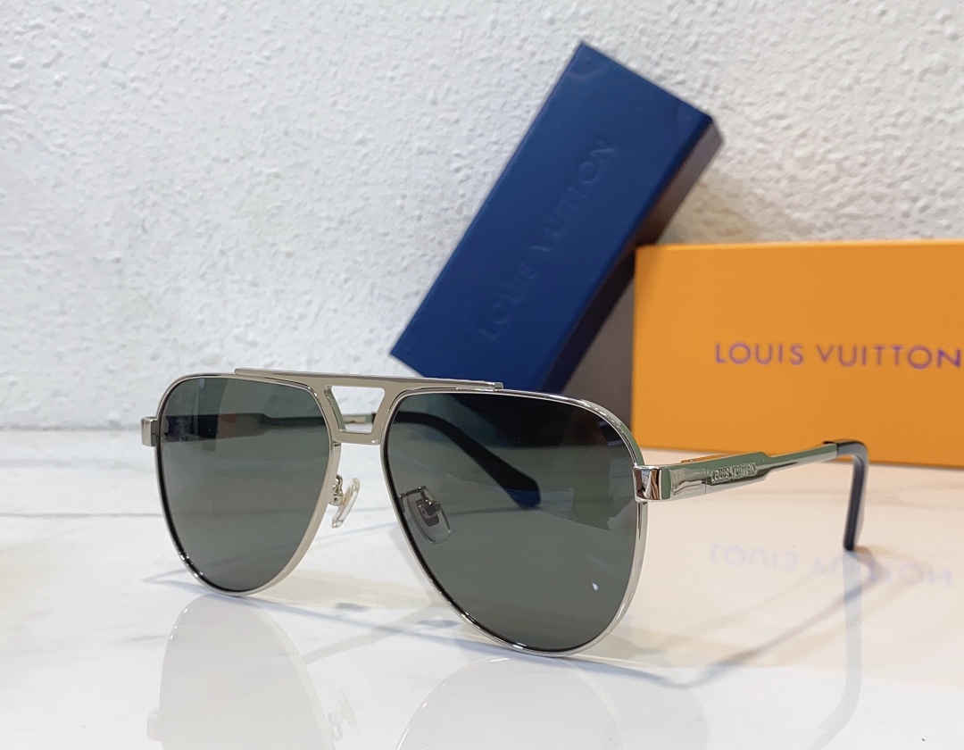 LOUIS VUITTO*