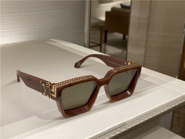 LOUIS VUITTON 1.1 Millionaires