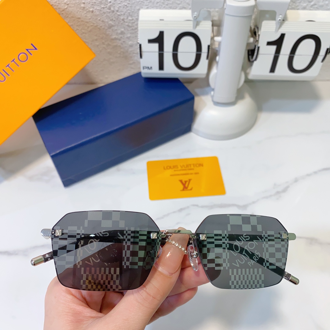 LOUIS VUITTON 路易威登