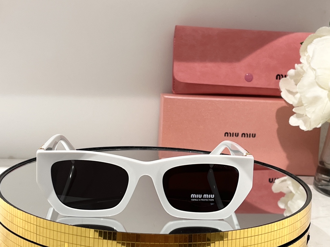 MIUMIU墨鏡