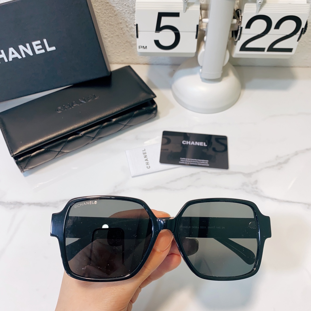 CHANEL香奈兒春夏新款黑色方框愛心雙C字母logo眼鏡