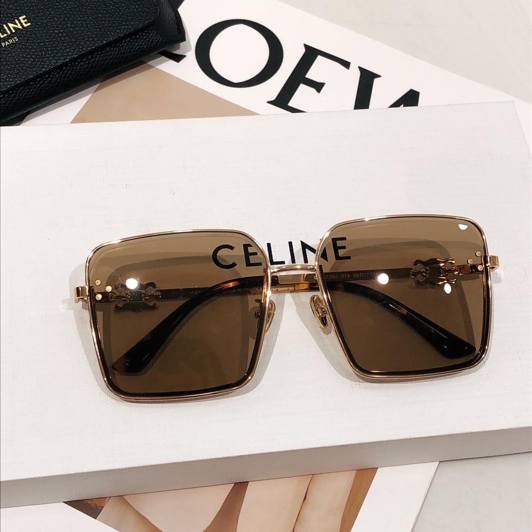 CELINE 塞琳
